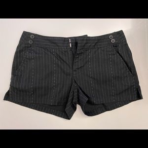 North Face Casual Shorts Black Pinstripe | Women's Size 4